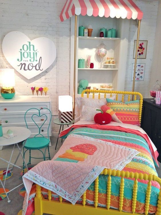 ice cream shop girls room