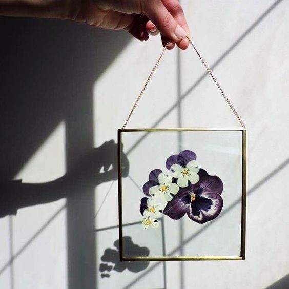 pressed petals photo frame