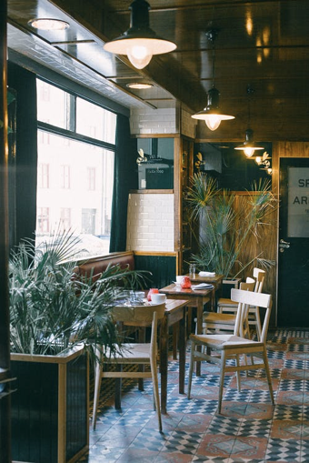 restaurant interior lighting